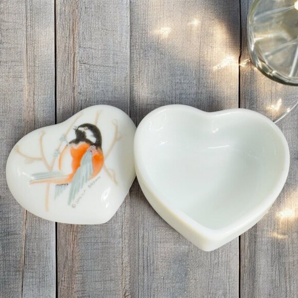 Vintage Otagiri Chickadee Heart Shaped Bird Trinket Box Sheila Brown Container - Picture 2 of 12